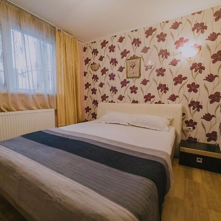 Hostel Denisa بوزاو المظهر الخارجي الصورة