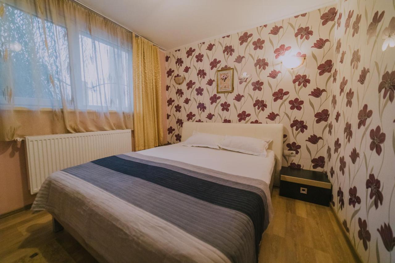 Hostel Denisa بوزاو المظهر الخارجي الصورة