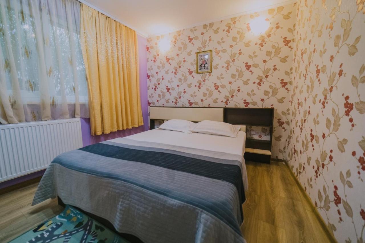 Hostel Denisa بوزاو المظهر الخارجي الصورة