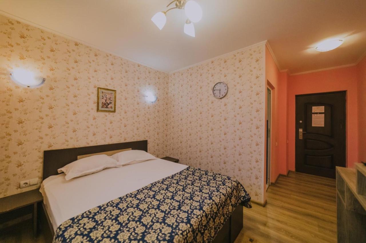 Hostel Denisa بوزاو المظهر الخارجي الصورة