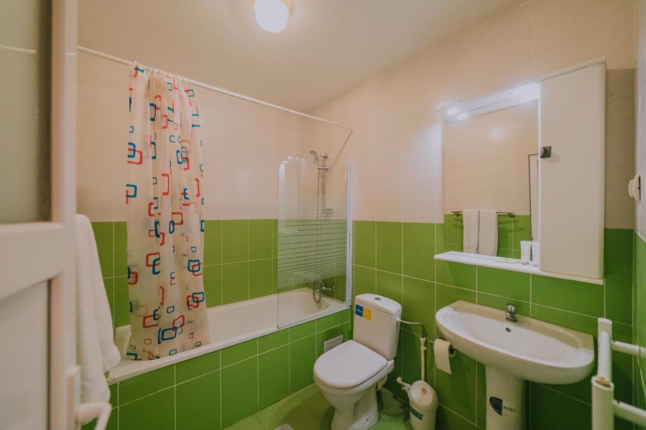 Hostel Denisa بوزاو المظهر الخارجي الصورة