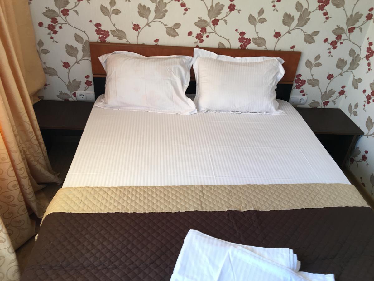 Hostel Denisa بوزاو المظهر الخارجي الصورة