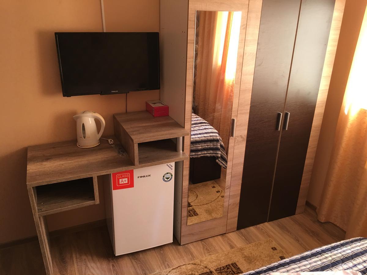 Hostel Denisa بوزاو المظهر الخارجي الصورة