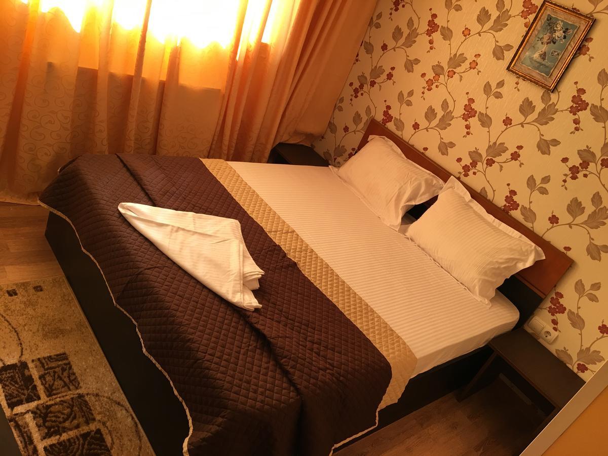 Hostel Denisa بوزاو المظهر الخارجي الصورة