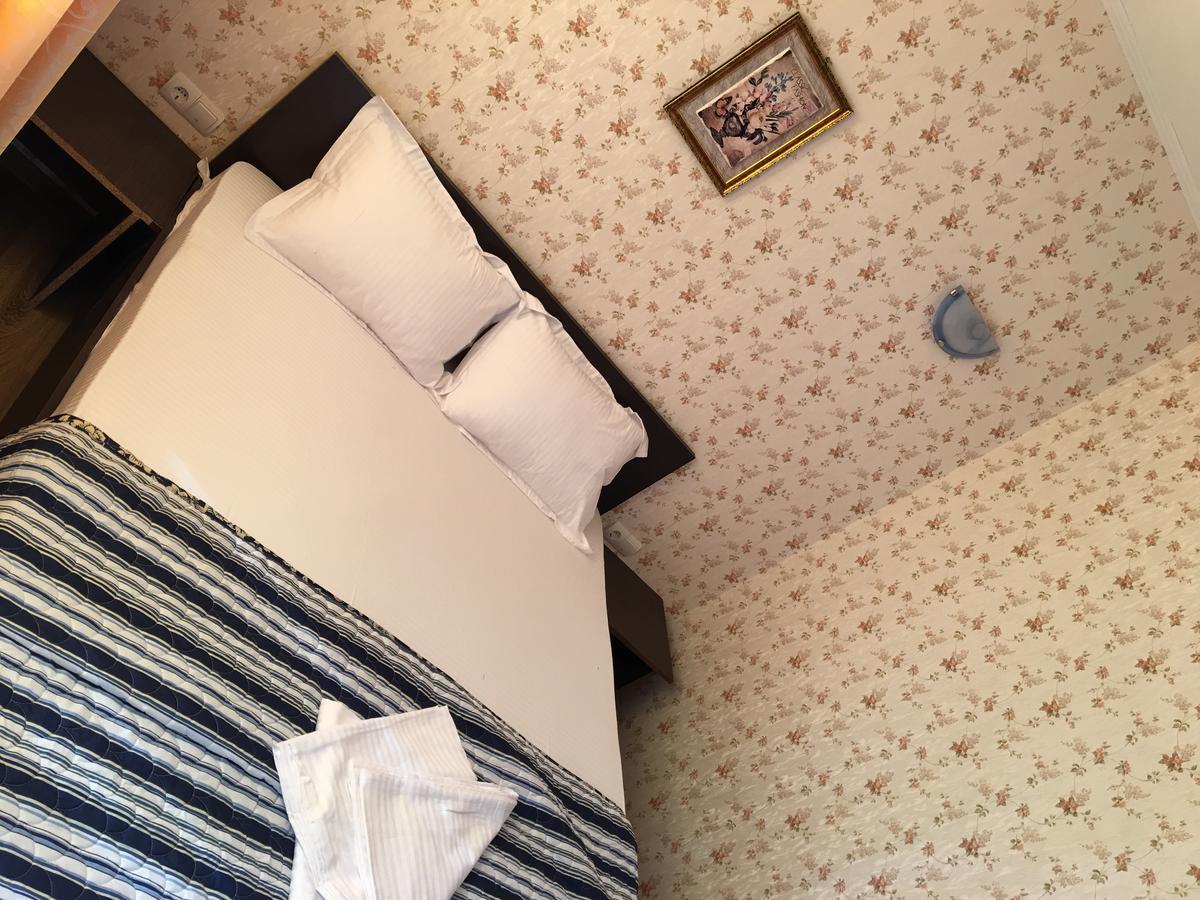 Hostel Denisa بوزاو المظهر الخارجي الصورة