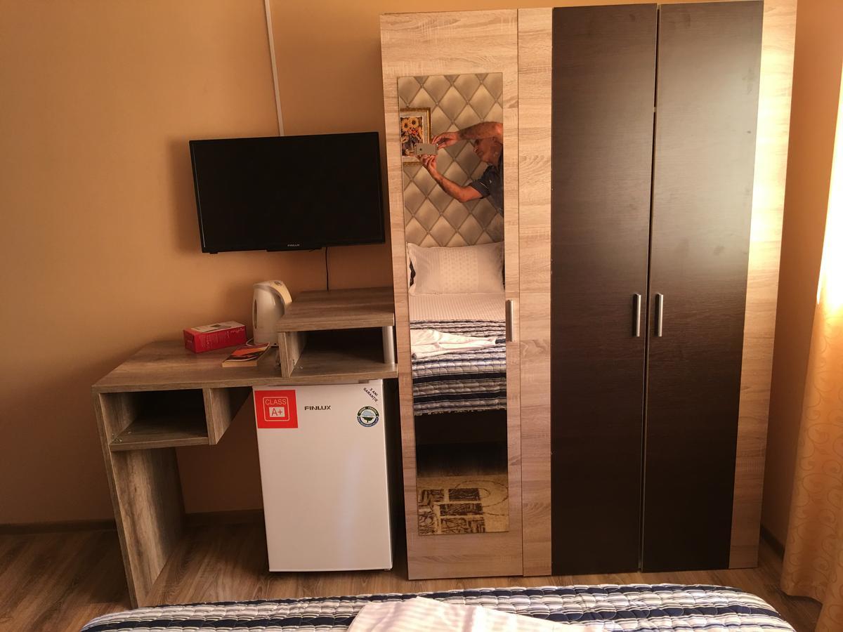 Hostel Denisa بوزاو المظهر الخارجي الصورة