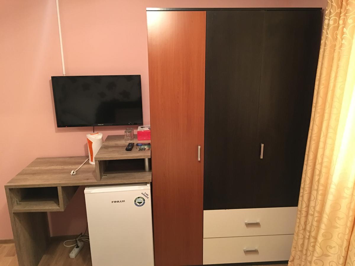 Hostel Denisa بوزاو المظهر الخارجي الصورة