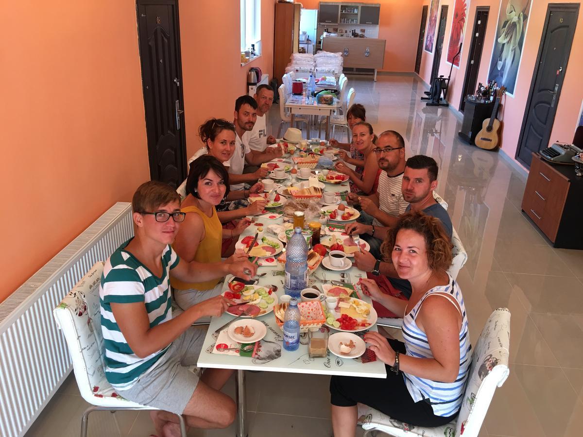 Hostel Denisa بوزاو المظهر الخارجي الصورة