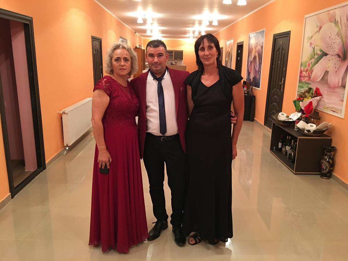Hostel Denisa بوزاو المظهر الخارجي الصورة