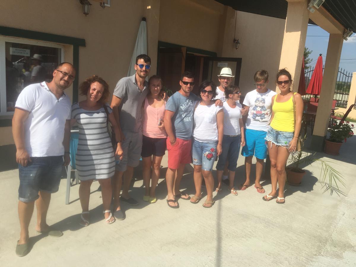 Hostel Denisa بوزاو المظهر الخارجي الصورة